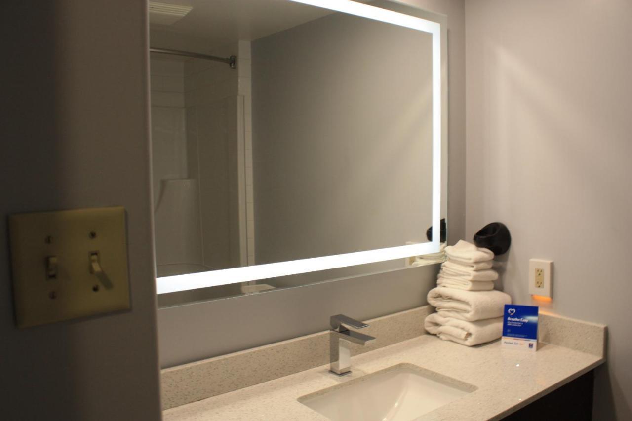 Comfort Inn&Suites University YYC Eksteriør bilde