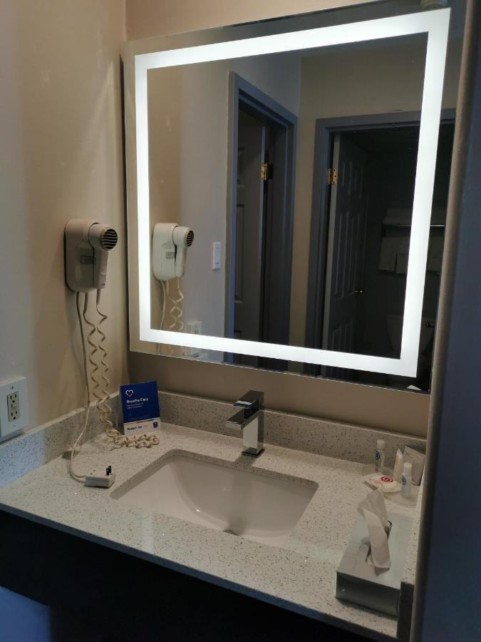Comfort Inn&Suites University YYC Eksteriør bilde
